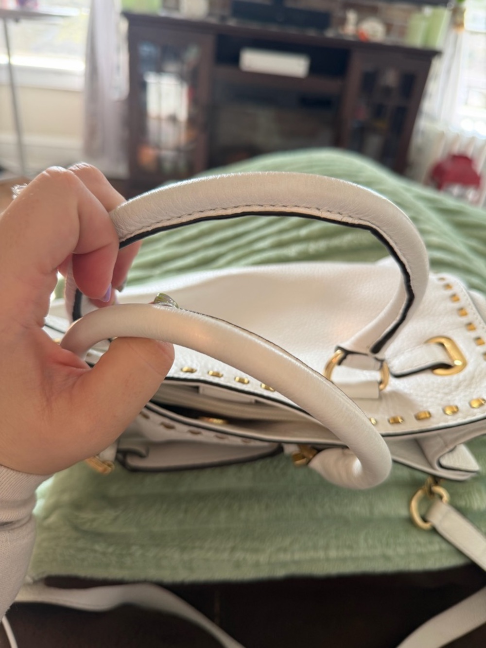 Michael Kors white leather with Gold Hardware bag - Picture 4 of 8